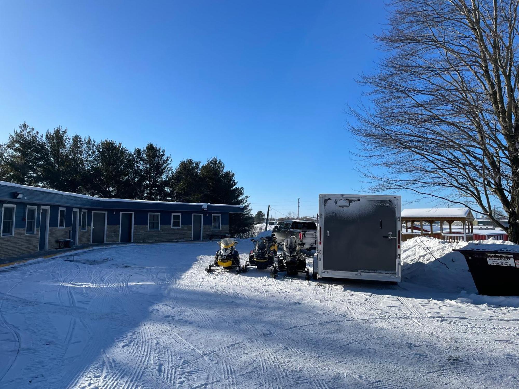 Pine Ridge Motel Dodgeville Dış mekan fotoğraf