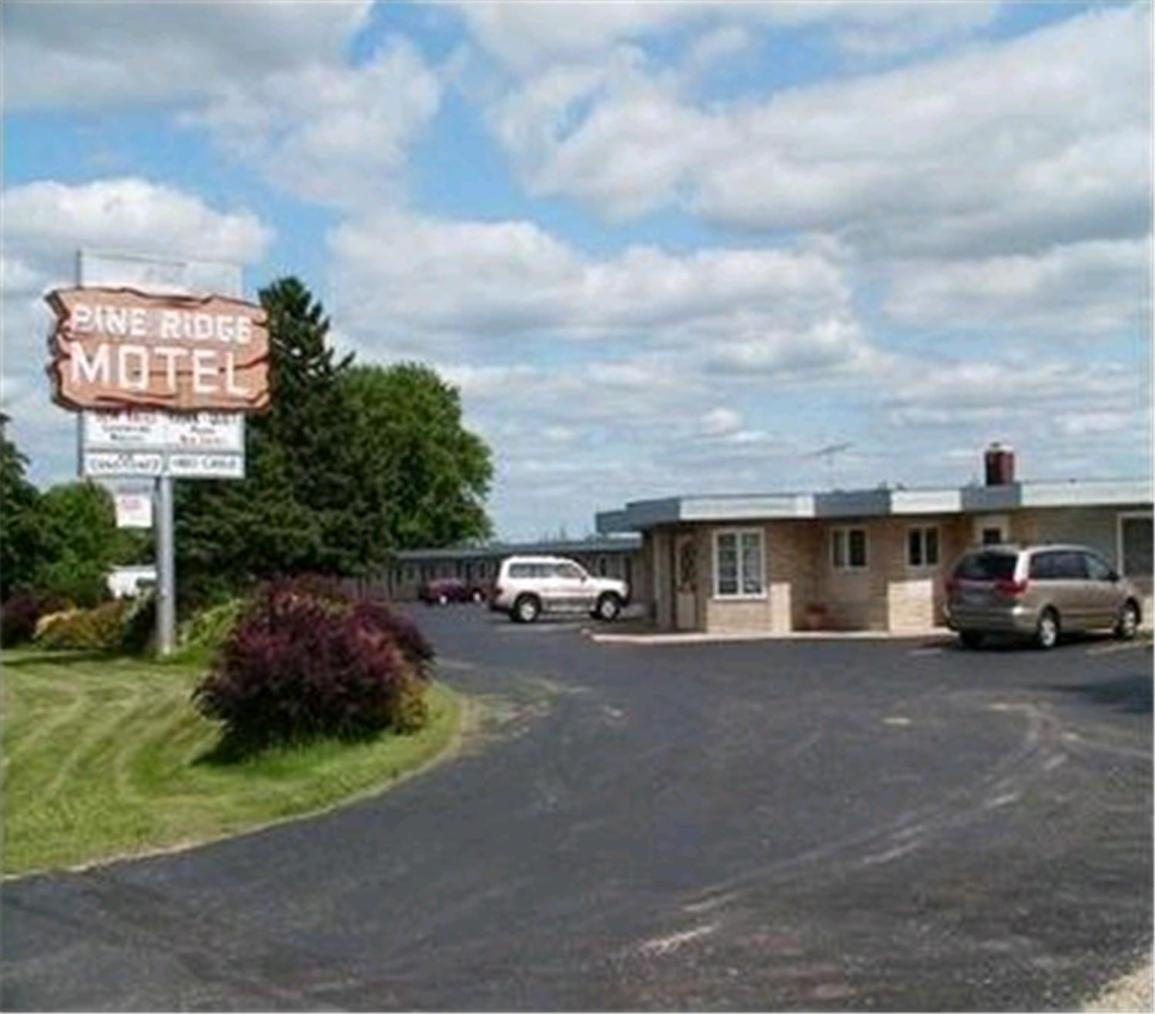 Pine Ridge Motel Dodgeville Dış mekan fotoğraf