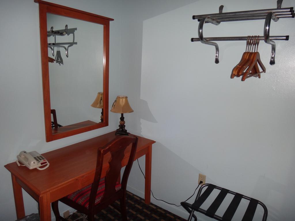 Pine Ridge Motel Dodgeville Dış mekan fotoğraf