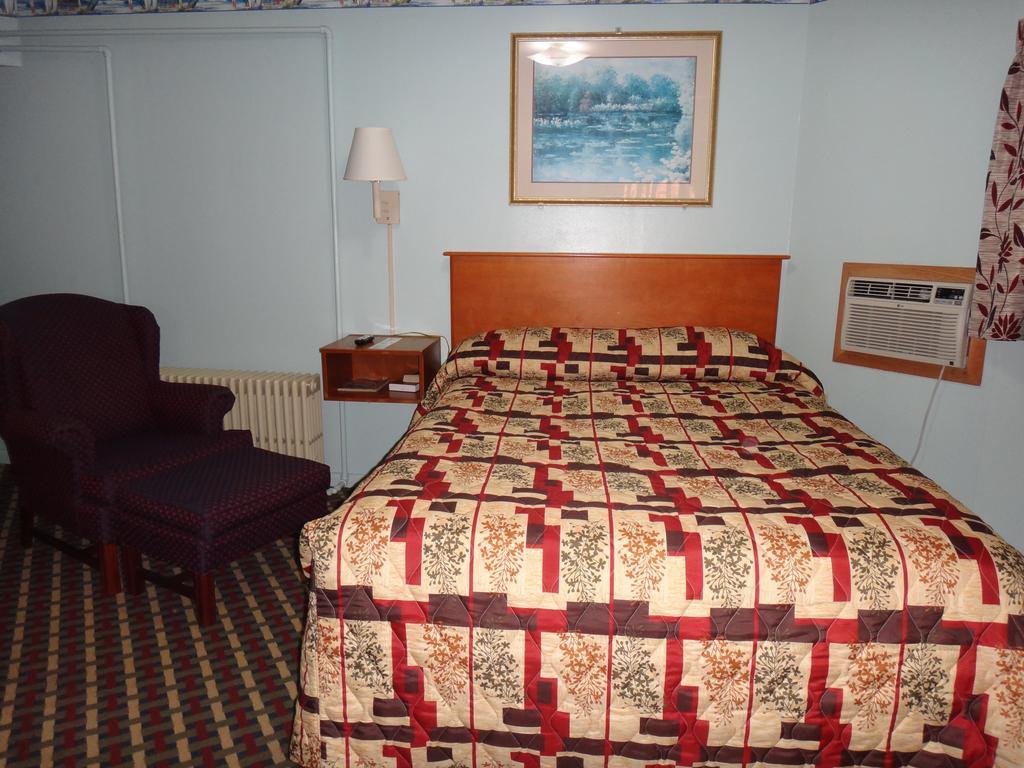 Pine Ridge Motel Dodgeville Dış mekan fotoğraf