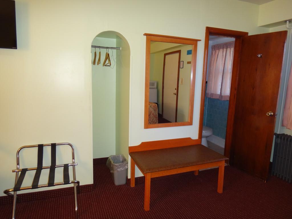 Pine Ridge Motel Dodgeville Dış mekan fotoğraf