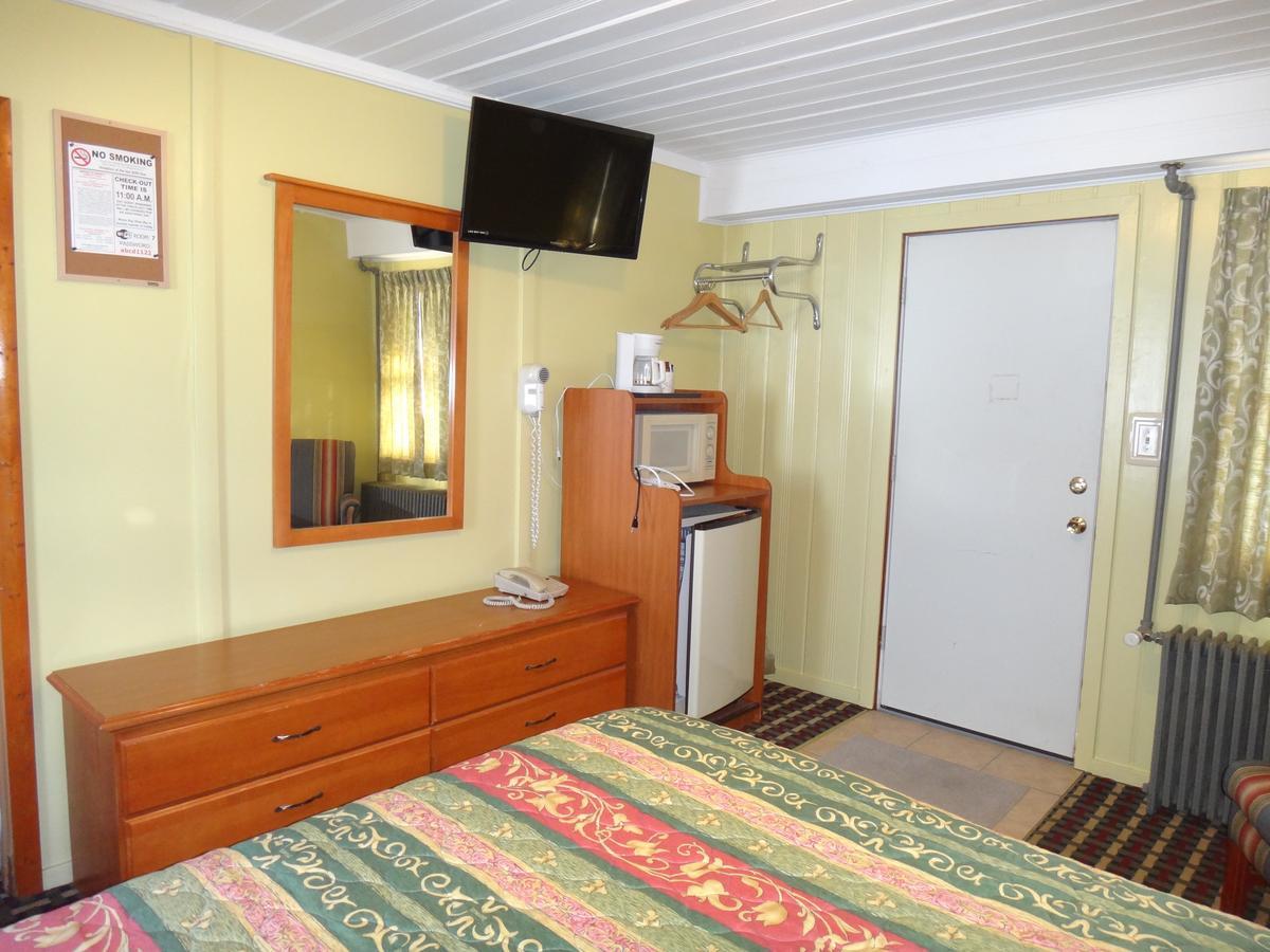 Pine Ridge Motel Dodgeville Dış mekan fotoğraf