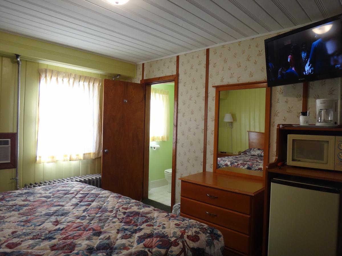 Pine Ridge Motel Dodgeville Dış mekan fotoğraf