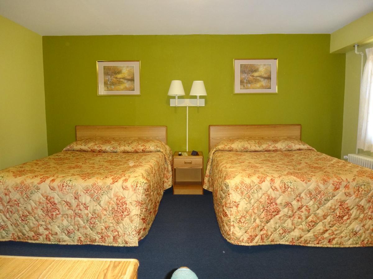 Pine Ridge Motel Dodgeville Dış mekan fotoğraf