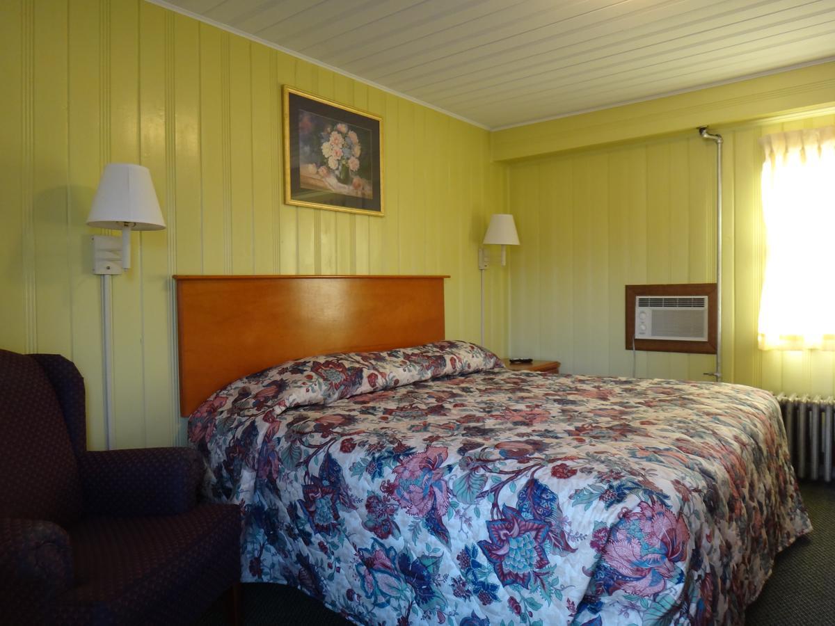 Pine Ridge Motel Dodgeville Dış mekan fotoğraf