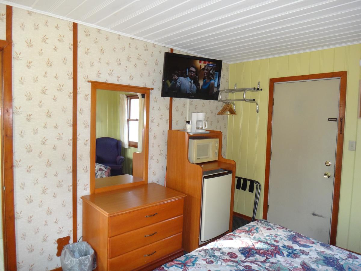 Pine Ridge Motel Dodgeville Dış mekan fotoğraf