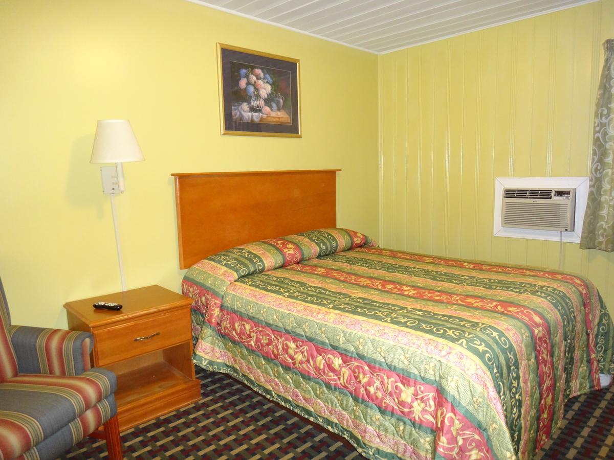 Pine Ridge Motel Dodgeville Dış mekan fotoğraf