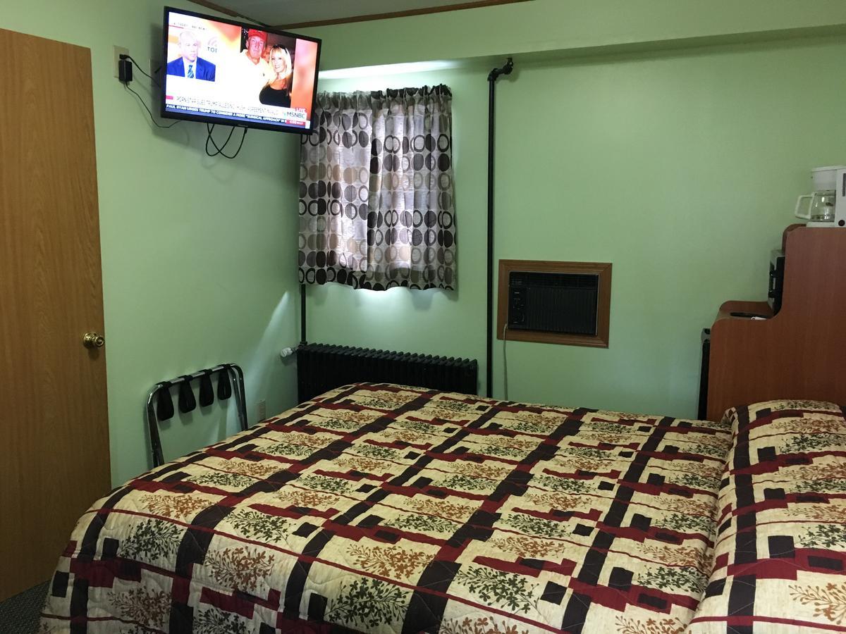 Pine Ridge Motel Dodgeville Dış mekan fotoğraf