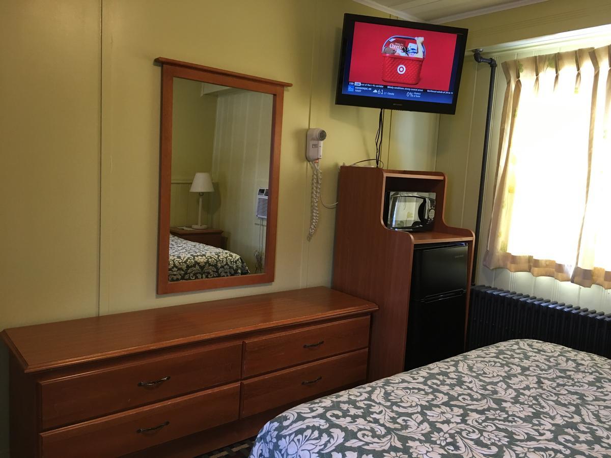 Pine Ridge Motel Dodgeville Dış mekan fotoğraf