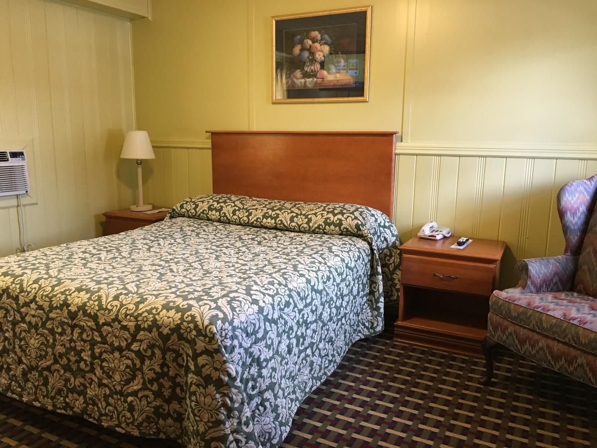 Pine Ridge Motel Dodgeville Dış mekan fotoğraf