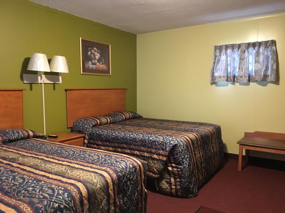 Pine Ridge Motel Dodgeville Dış mekan fotoğraf