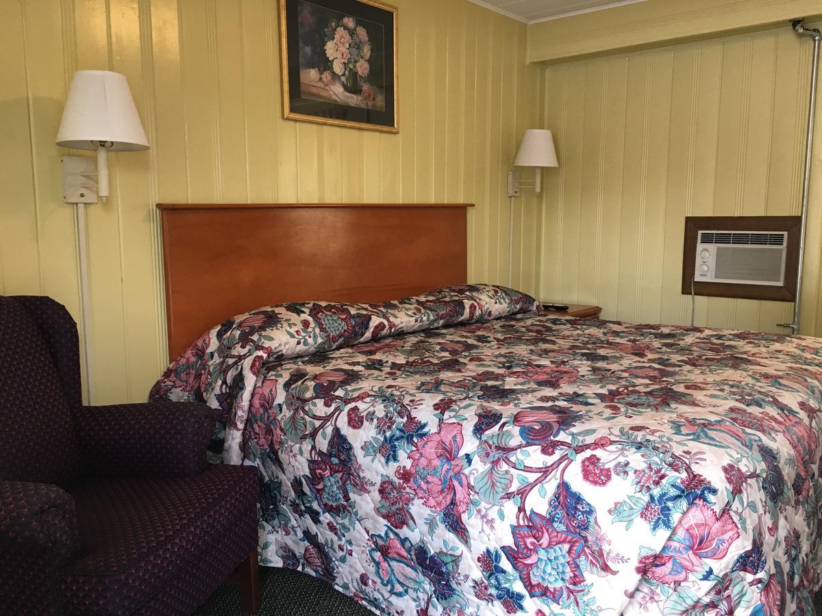 Pine Ridge Motel Dodgeville Dış mekan fotoğraf