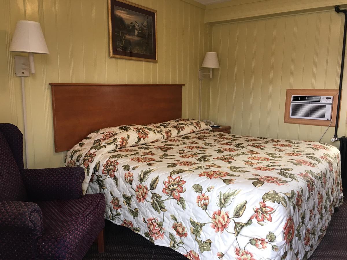 Pine Ridge Motel Dodgeville Dış mekan fotoğraf