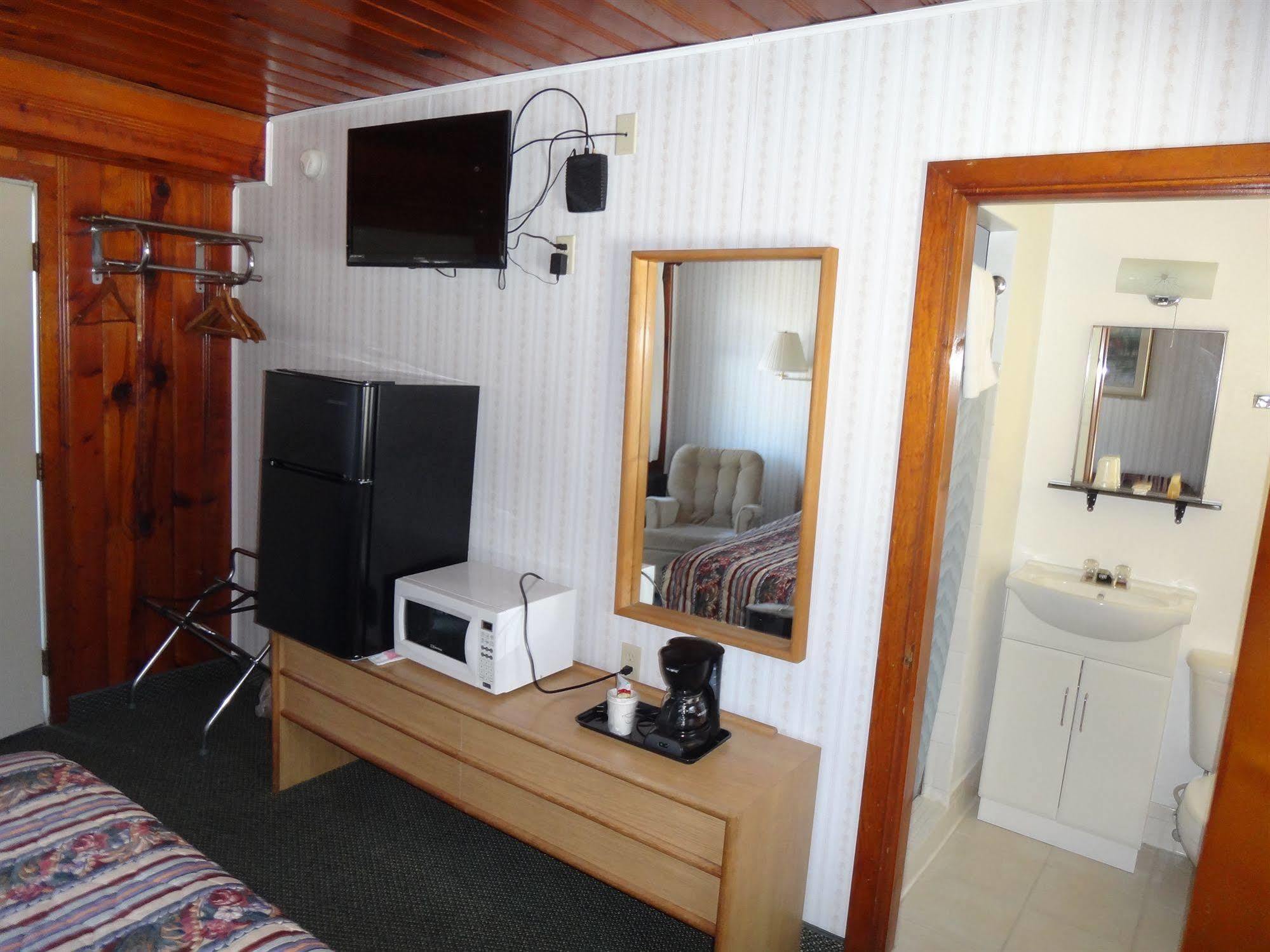 Pine Ridge Motel Dodgeville Dış mekan fotoğraf