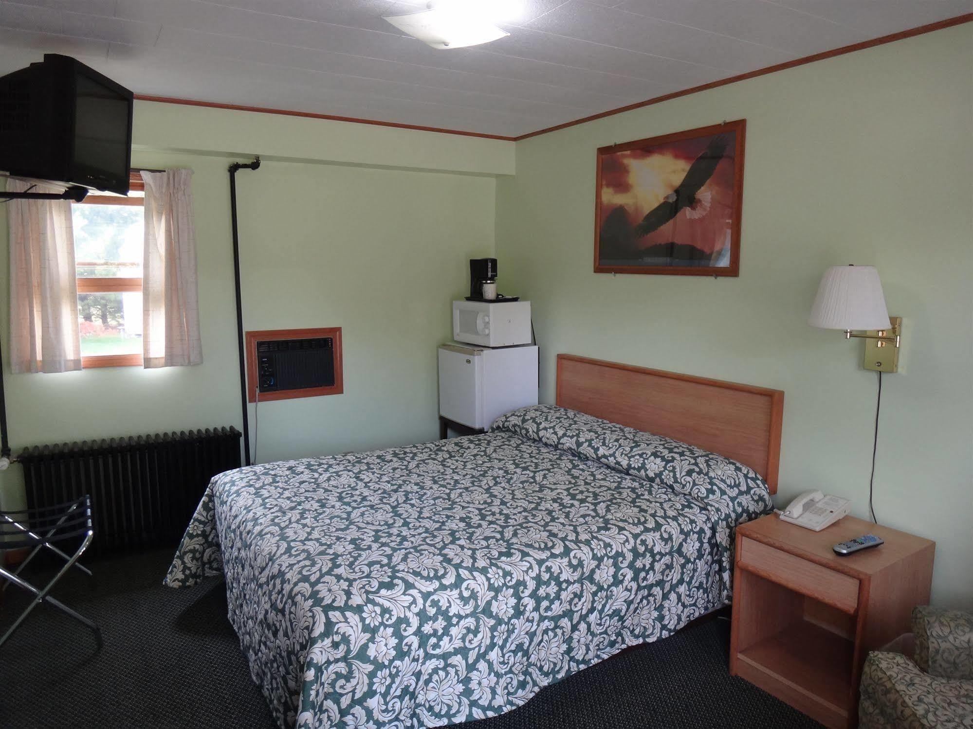 Pine Ridge Motel Dodgeville Dış mekan fotoğraf
