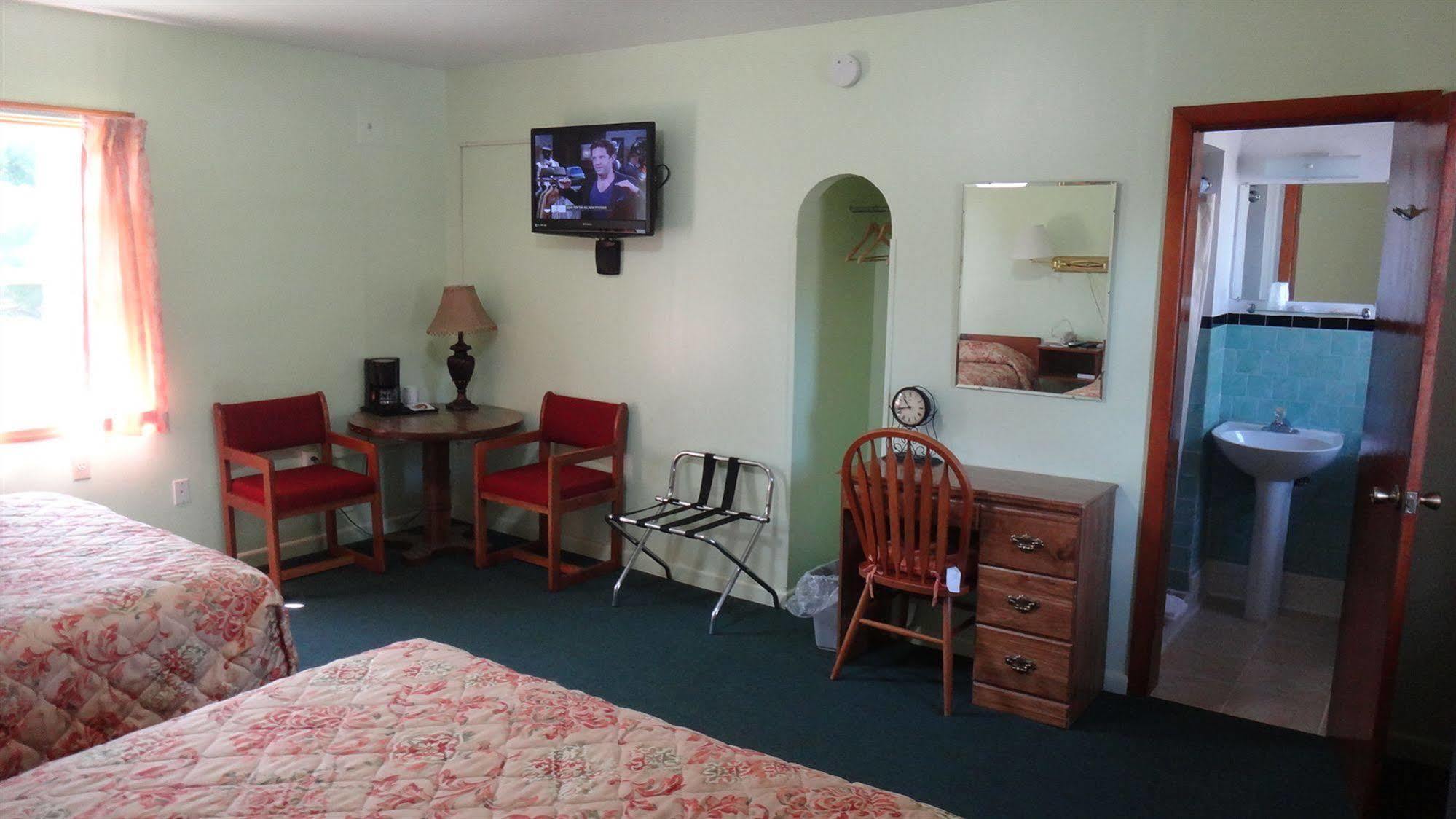 Pine Ridge Motel Dodgeville Dış mekan fotoğraf