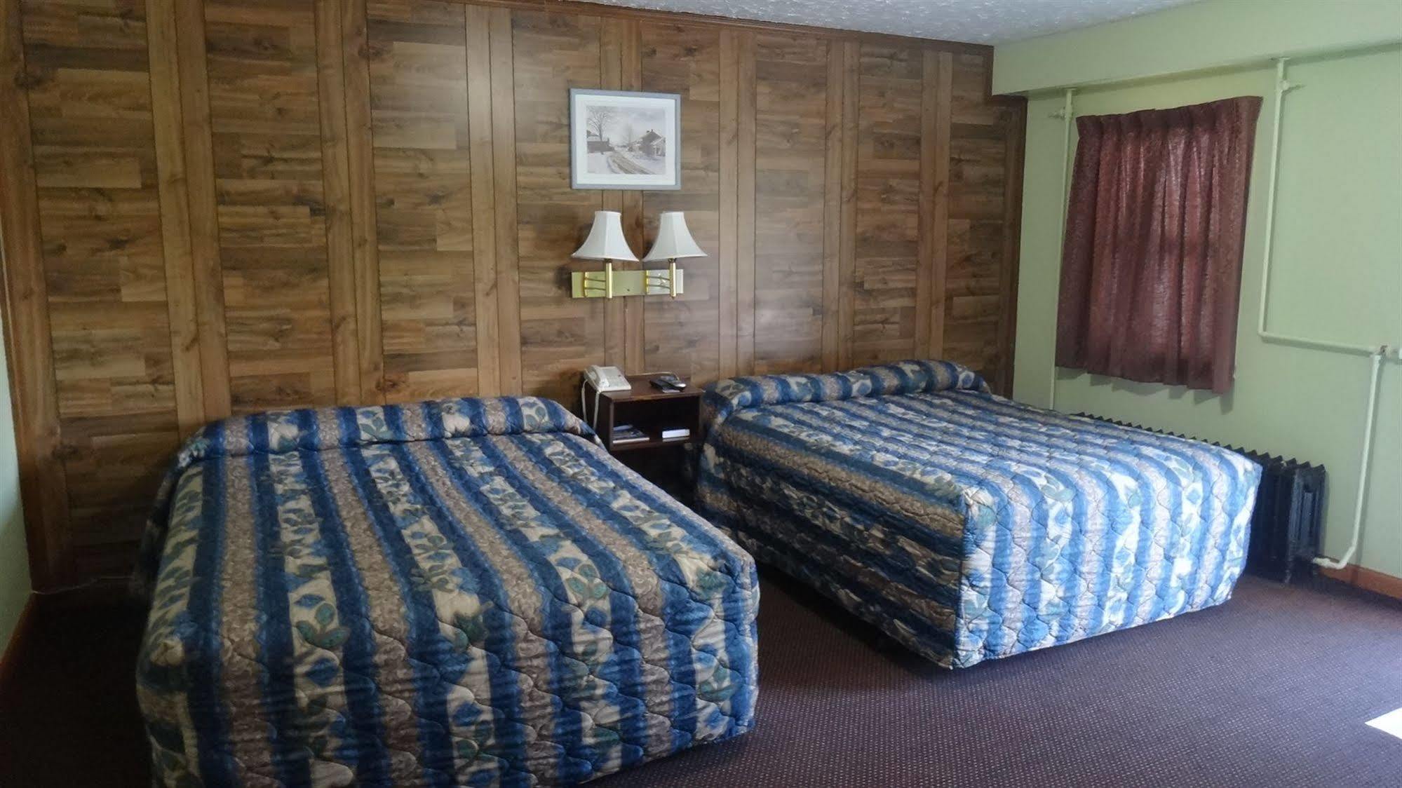 Pine Ridge Motel Dodgeville Dış mekan fotoğraf