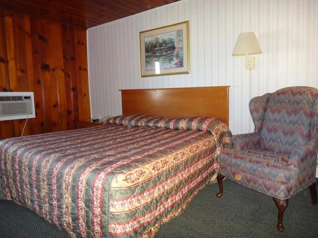 Pine Ridge Motel Dodgeville Dış mekan fotoğraf